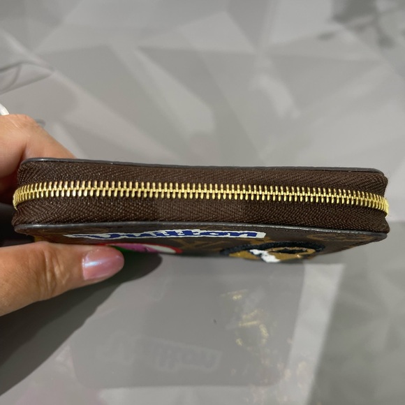Limited Edition LV Patches Short Wallet EUC ♥️ - Picture 9 of 11